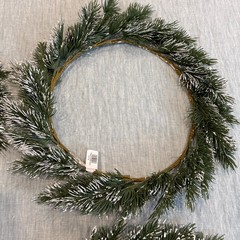 POTTERY BARN FROSTED PINE WREATH HOLIDAY PLATE CHARGERS SET OF 4 GREEN 16″ DIAM