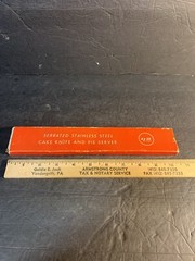 NOS Cake and Pie Knife Server Cream Bakelite* Stainless Serrated 10 1/4″