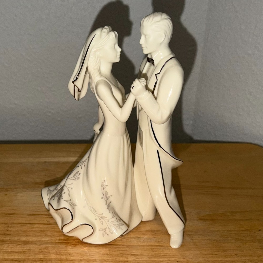 New Lenox Wedding Promises First Dance 8 1/2″ Cake Topper