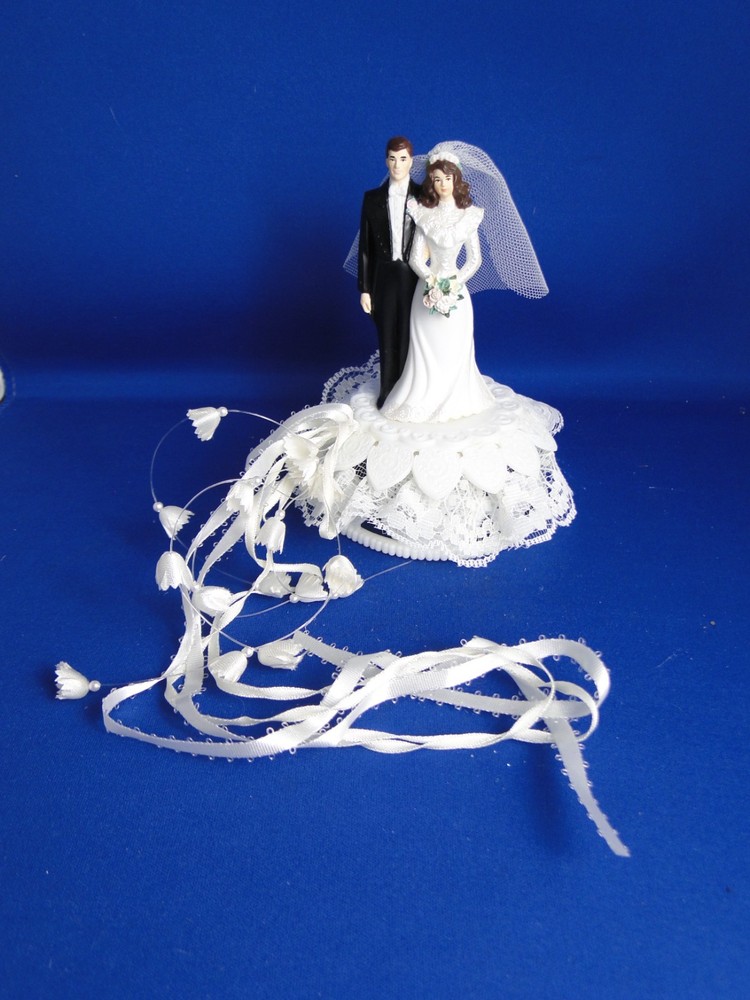 New Vintage Wilton Petite «Romance» Wedding Cake Top, black tux, 104-942