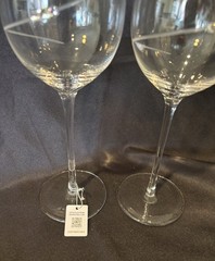 SWAROVSKI CRYSTAL Set 2 NEW Wine Glasses Etched With Crystal Stones