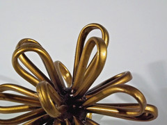 Metal Gold Tone Loop Table Top Decor – Pier 1 – Shiny – Figurine – Abstract