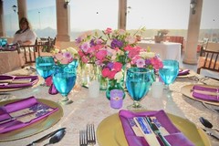 4 wedding tablecloths. bundle. FREE napkins FREE chair sashes.  Complete set