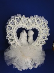 New Elegant Wedding Caketop with White ceramic Bride & Groom, lacy heart #110