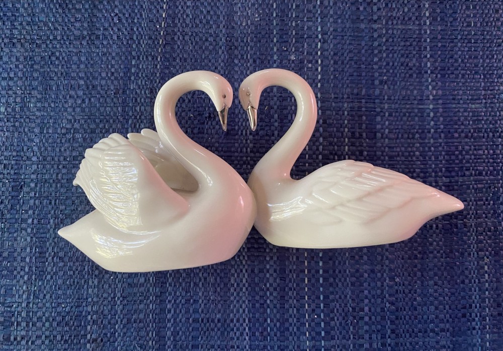 Rare Vintage Lenox Swan Wedding Promises Collection- «Forever yours swans»