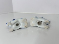 Vtg Blue White Porcelain Elephant Salt Pepper Shakers 2″ x 1.5″