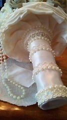 BEAUTIFUL HANDMADE WEDDING BOUQUET-IVORY/TAUPE/PEARLS/LACE