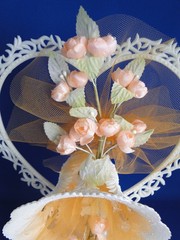 New Vintage Wilton «Flowering Bell» wedding Cake Top with Peach , 103-2158, 1983