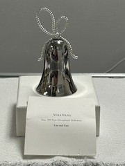 Vera Wang Love Knots Kissing Bell