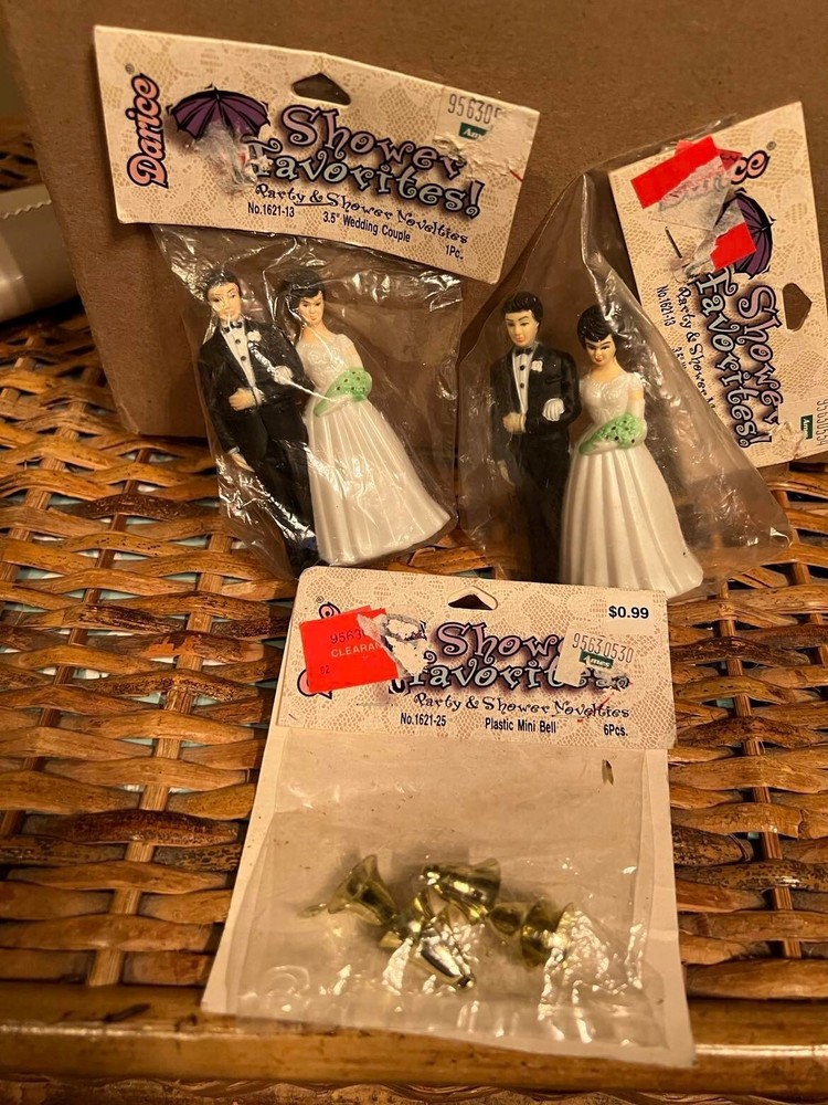 VINTAGE (2) BRIDE GROOM Miniature plastic DARICE cake dessert topper plus bells