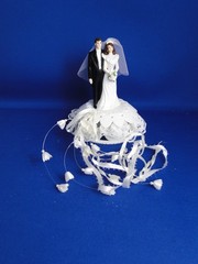 New Vintage Wilton Petite «Romance» Wedding Cake Top, black tux, 104-942