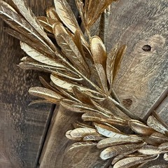POTTERY BARN OLIVE LEAF WREATH HOLIDAY PLATE CHARGERS SET OF 4 ~ GOLD, 16″ DIAM