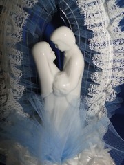 New Wilton «Devotion» Wedding Cake Top, white porcelain couple, blue 117-427