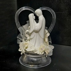 Wilton 1983 Porcelain Wedding Cake Topper 201-1473 White Groom Bride Heart Tule