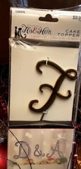 WEDDING CAKE TOPPER MONOGRAM LETTER «F» BY STUDIO HIS & HERS – GOLD