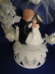 New Vintage Wilton «Tenderness » Wedding CakeTop, Kissing bride & groom, 110-112