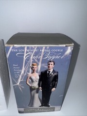 Love Pinch Caucasian Couple Funny Wedding Cake Topper