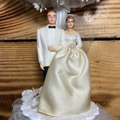 10” Vintage 1959 Plastic Bride & Groom Novelty Wedding Cake Topper Bells *READ*