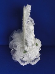 New Elegant Wedding Caketop with White ceramic Bride & Groom, lacy heart #110