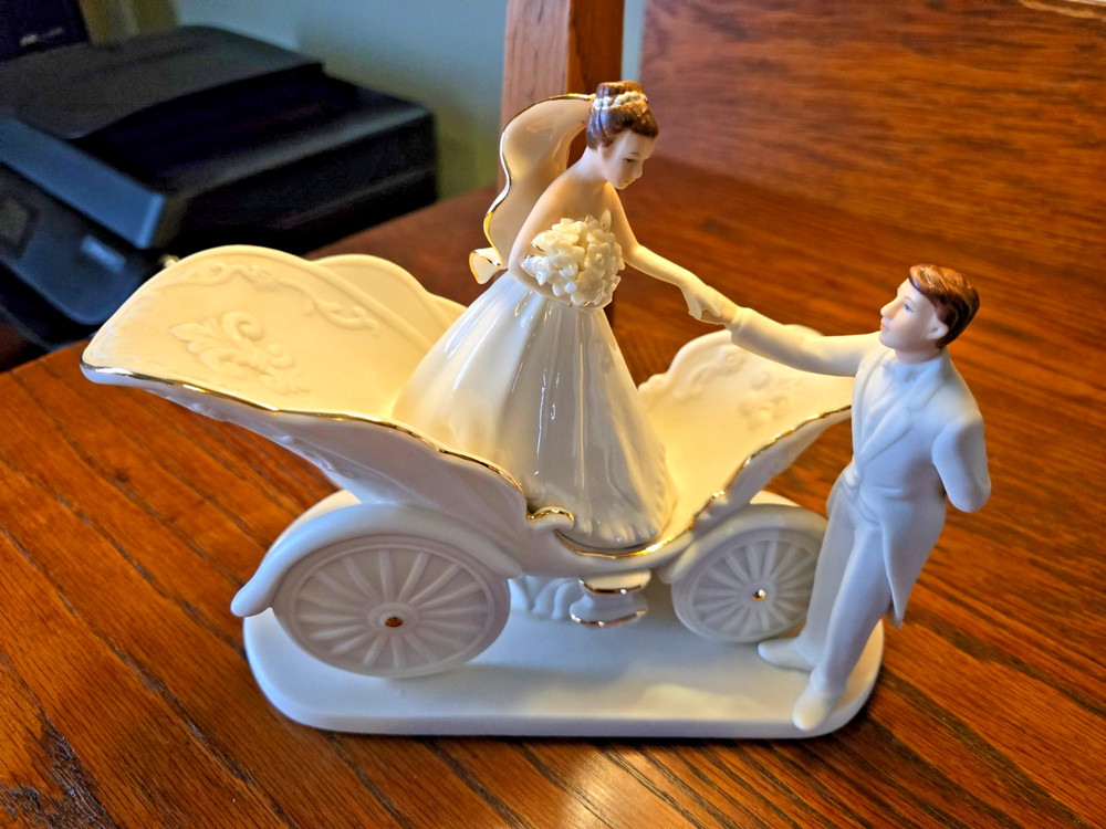 Vintage Bella Novia Porcelain «Cinderella Fairy Tale Coach» Cake Topper (RARE)