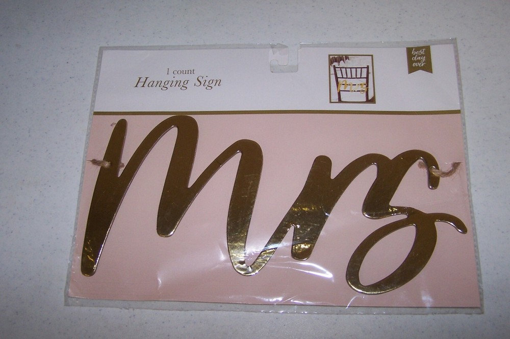 Mrs Hanging Sign – Gold Lettering for Wedding Includes Gold Thread NEW on Card