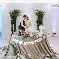 Versatile Just Married Decorations Banner – Perfect for Weddings & Engagements