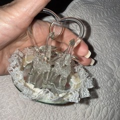 VTG 3” SPUN GLASS HEART Round WEDDING CAKE TOPPER w Elephants Heart Lace Mirror