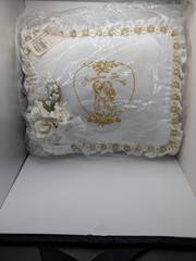 Wedding pillows White with Gold Spanish Kneel