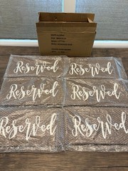 Set of 6 Wood «Reserved» Signs Brown/White 11 7/8 in x 6