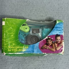 Fujifilm Quick Snap Waterproof 27 exp. 35mm Camera 800 film Disposable ￼