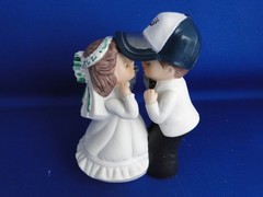 New Philadelphia Eagles Kissing Bride & Groom Wedding Cake Top figurine with cap