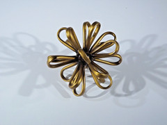 Metal Gold Tone Loop Table Top Decor – Pier 1 – Shiny – Figurine – Abstract