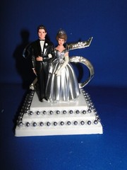 New Elegant 25th Wedding Anniversary caketop with Bride & Groom in Silver #34