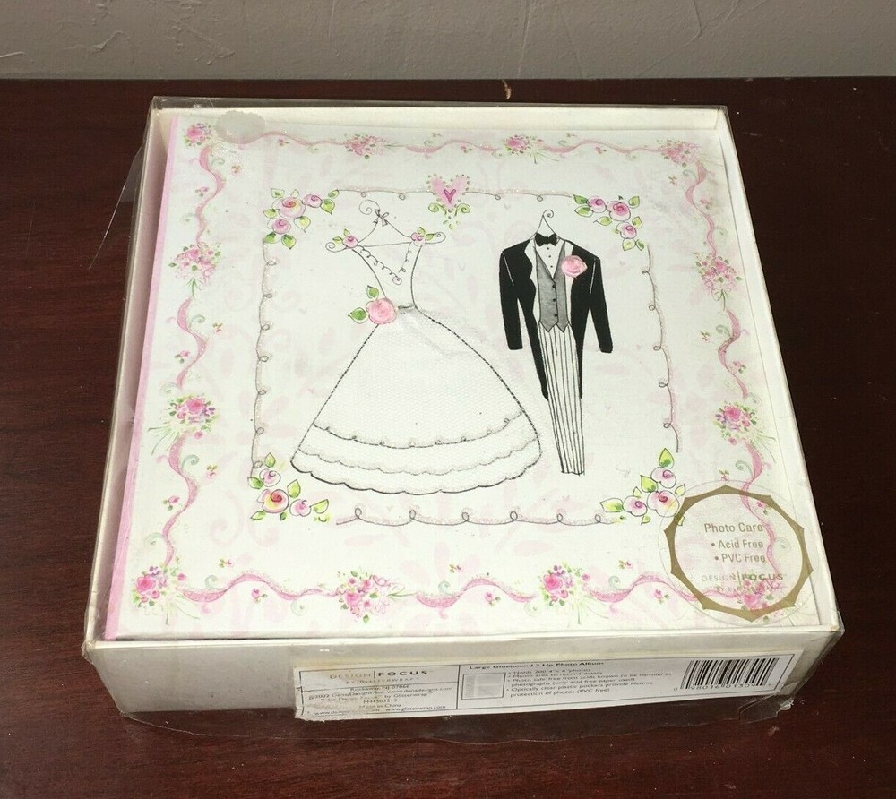 2002 Design Focus Wedding Photo Album Holds 200 – 4 x 6 Photos