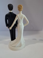 WEDDINGSTAR The Pinch Bridal Couple Funny Porcelain Wedding Cake Topper 6″ Tall