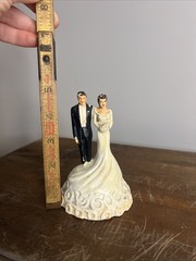 Vintage 1948 Coast Novelty Bride & Groom Wedding CAKE TOPPER Chalkware (chippy)