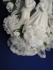 New Elegant Wedding Caketop with White ceramic Bride & Groom, lacy heart #110