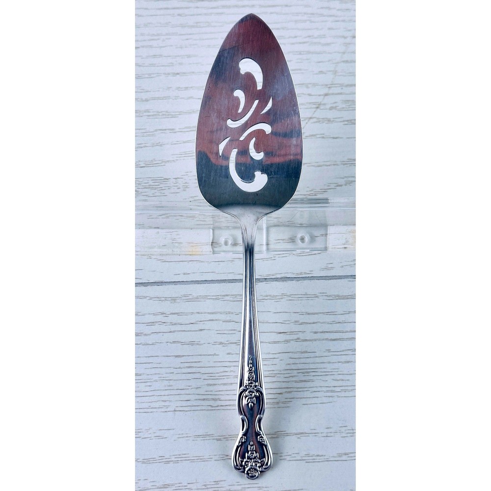 Wm Rogers Vintage Silver Plated Pie Server with Ornate Handle legant Cake Server