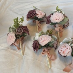 LING’S MOMENTS Bridesmaid Bouquet, Dusty Rose, Gold Accents￼