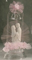New Vintage Wilton «Rhapsody» Wedding Cake Top, white porcelain, pink 117-305