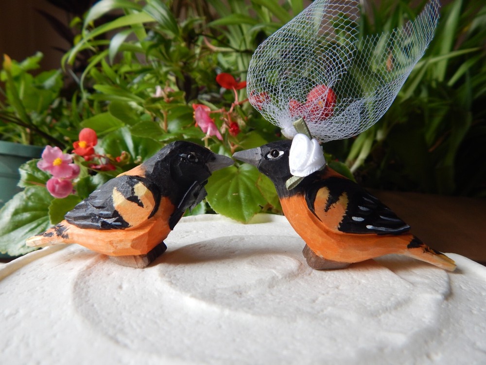 Oriole bird Cake Topper Bride Groom Love Wedding Engagement Wood Statue