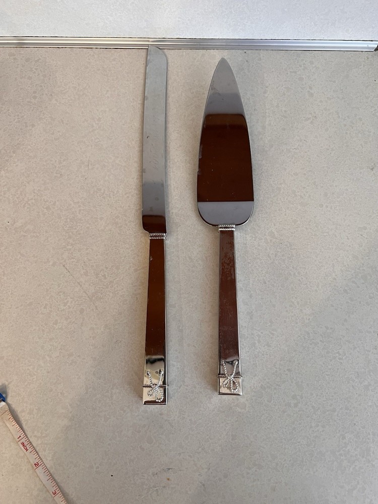 Vera Wang Love Knot Cake Knife & Server Stainless Is Knife Engraved Nov 20 2004.