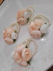 Pale Pink&white Silk Wrist Corsages 5 Flowers In A Cluster Comes In A Pack Of 4
