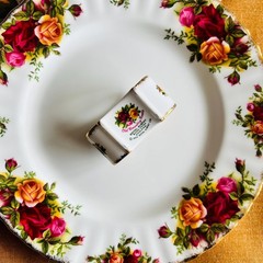 Royal Albert Bone China Napkin Rings – Old Country Roses, Set of 6 with Linen Na