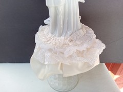 WEDDING TOPPER VTG COUPLE PORCELAIN WHITE FIGURES 8″ TALL SATIN & LACE RUFFLE