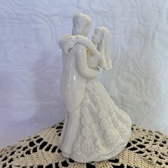 White Porcelain Bride & Groom Wedding Cake Topper Figurine 5.5″ Dancing Romantic
