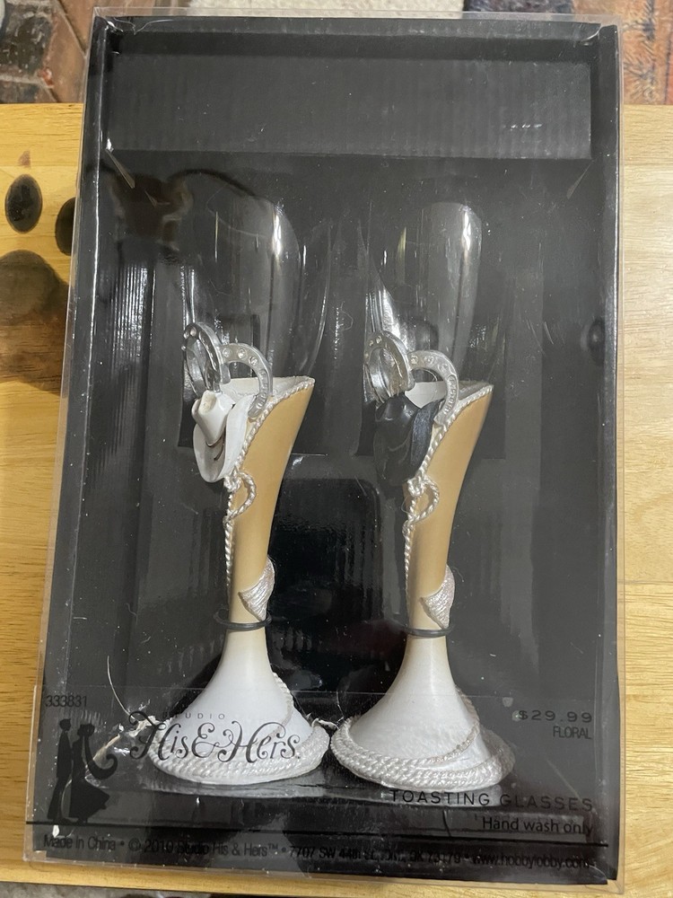 Toasting glasses His & Hers Decorated Wedding champagne glasses Two-Piece Set