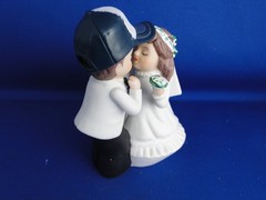 New Philadelphia Eagles Kissing Bride & Groom Wedding Cake Top figurine with cap