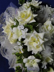 New Elegant Full Bridal Bouquet with off white yellow/green tint roses and buds
