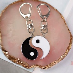 YALLNASL Matching Couples Gifts Keychains for Husband and Wife Yin Yang